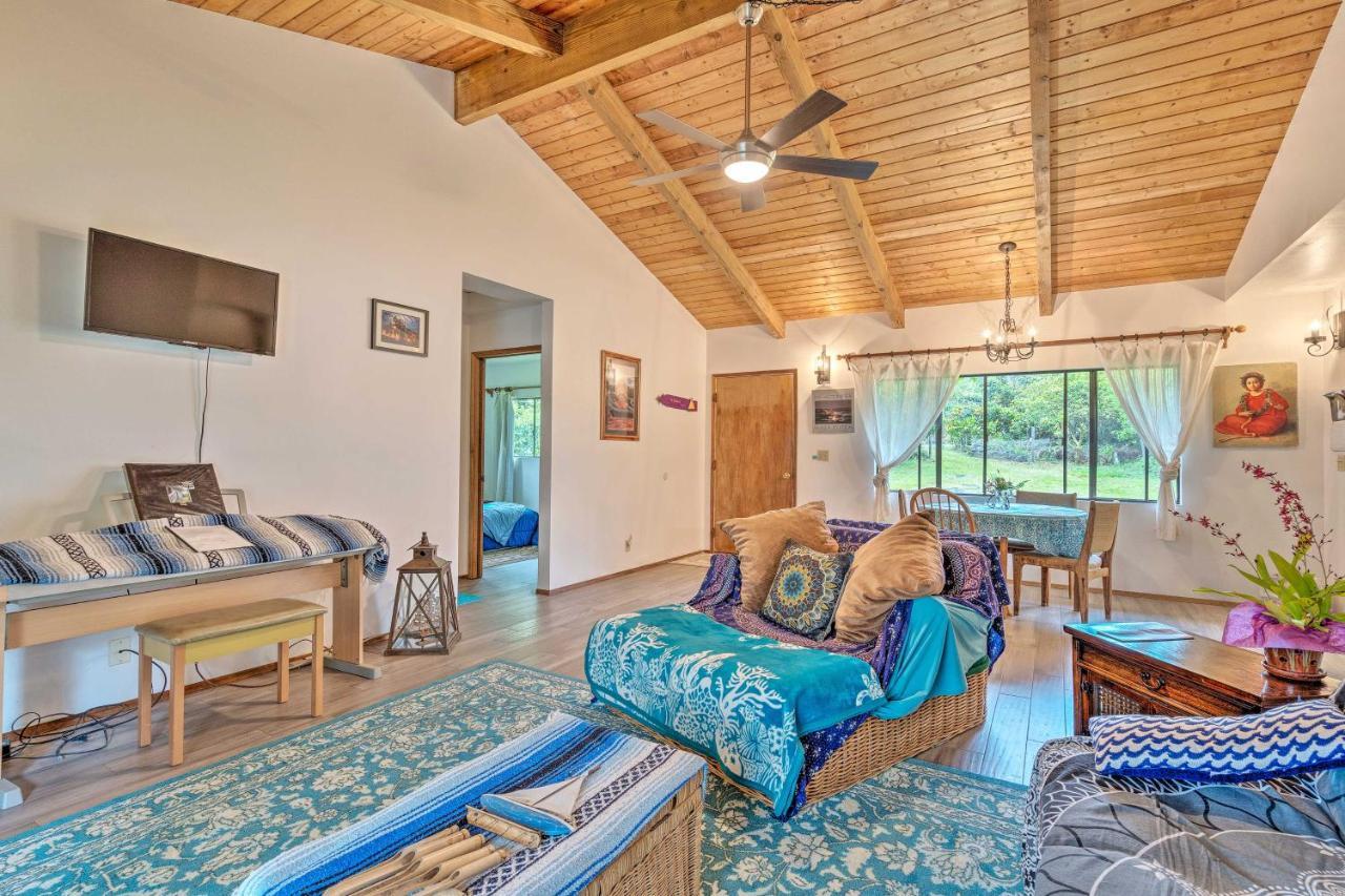 Peaceful Abode With Deck, 13 Mi To Black Sand Beach! Naalehu Екстериор снимка