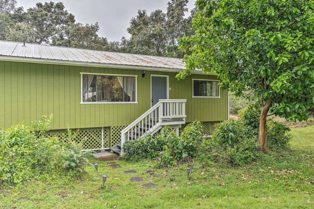 Peaceful Abode With Deck, 13 Mi To Black Sand Beach! Naalehu Екстериор снимка